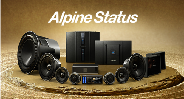 “Alpine”,严格意义上来说,这一名词一般来说特指横跨八个欧洲国家,全欧洲最大、最广阔的山脉之一Alps(阿尔卑斯山)。但熟悉车坛的车迷朋友们都应该知道,曾经有那么一个法国独立赛车队和造车厂同样也叫做Alpine(现被雷诺收购,成为雷诺旗下跑车、赛车品牌)。再者,从一个普通车主的角度来看,Alpine这一名字同样不会感到陌生,因为车上现装有或者是后期升级、加装的车机音响系统上就印有Alpine这一名字。